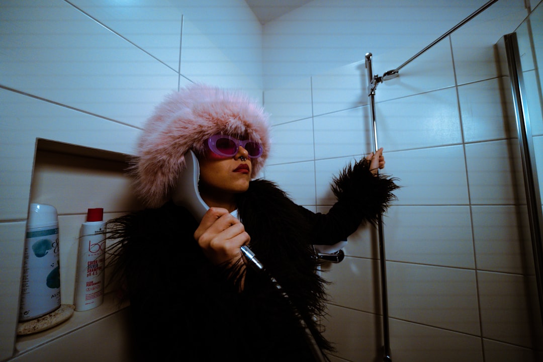 Begging for sex emoji: keď túžba prejde do správ