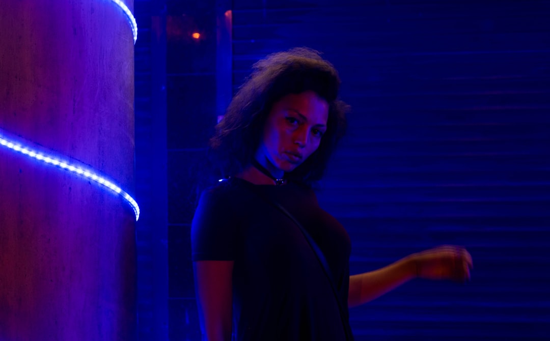 Sexyqueennina: Zvodná energia a sebavedomé erotické sebapoznanie