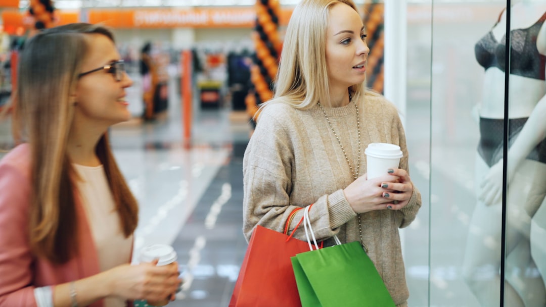 Unisex klobúk: zvodný detail, čo rozpaľuje fantáziu